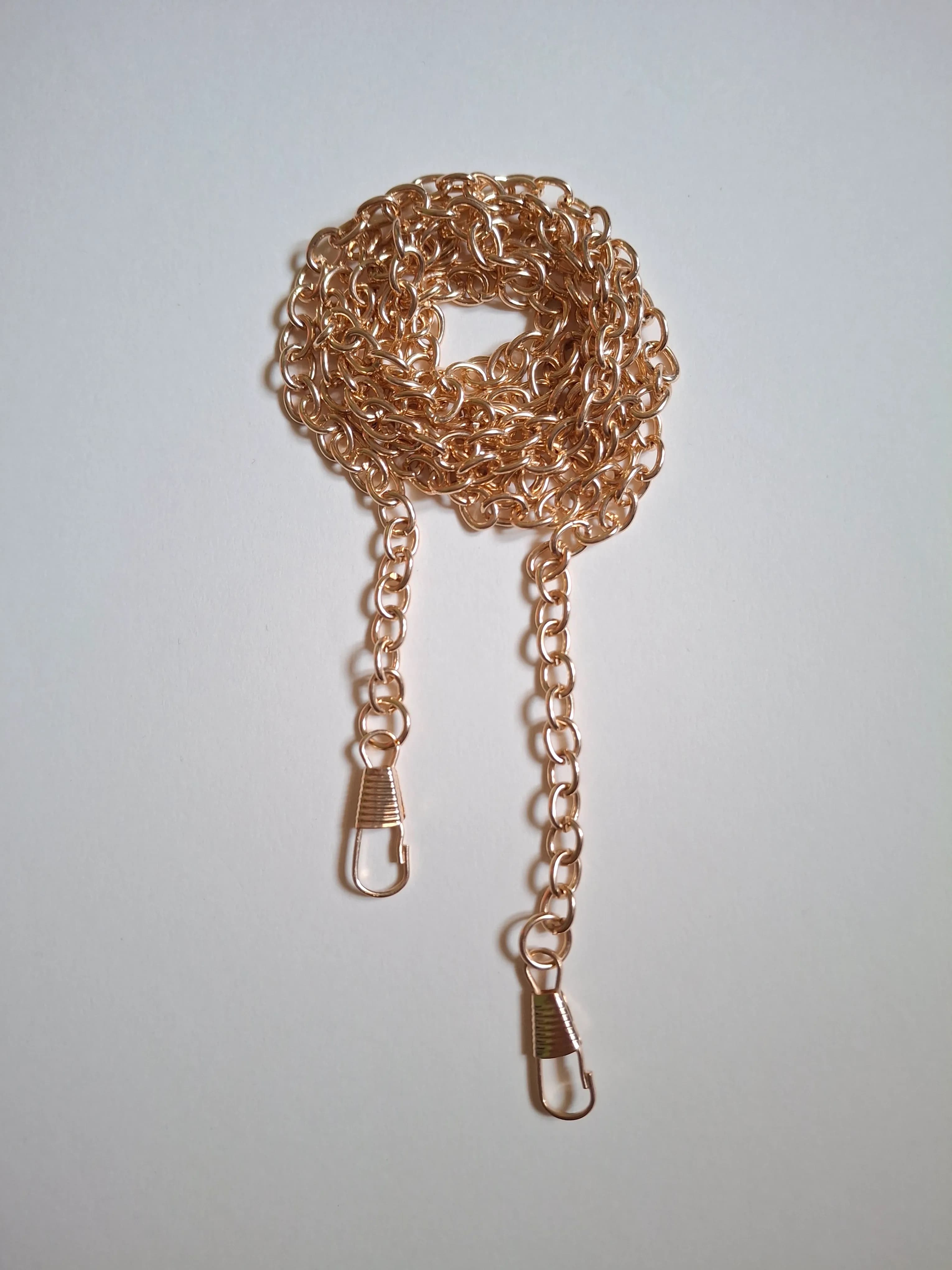 metal chain gold